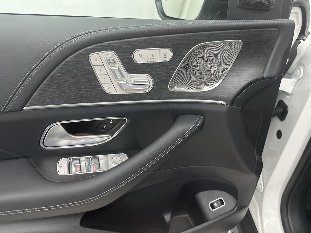 new 2026 Mercedes-Benz GLE 580 car, priced at $106,125