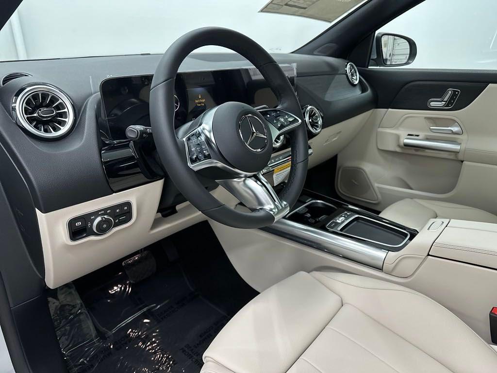 new 2025 Mercedes-Benz GLA 250 car, priced at $49,320