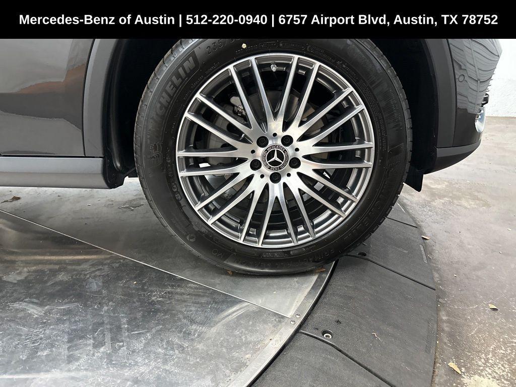 new 2025 Mercedes-Benz GLC 300 car, priced at $54,460