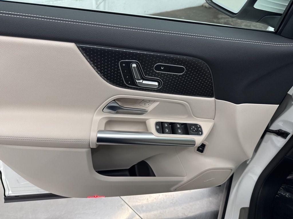 new 2026 Mercedes-Benz GLA 250 car, priced at $48,350