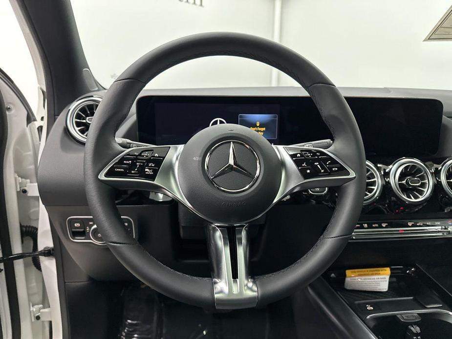 new 2025 Mercedes-Benz GLA 250 car, priced at $48,570