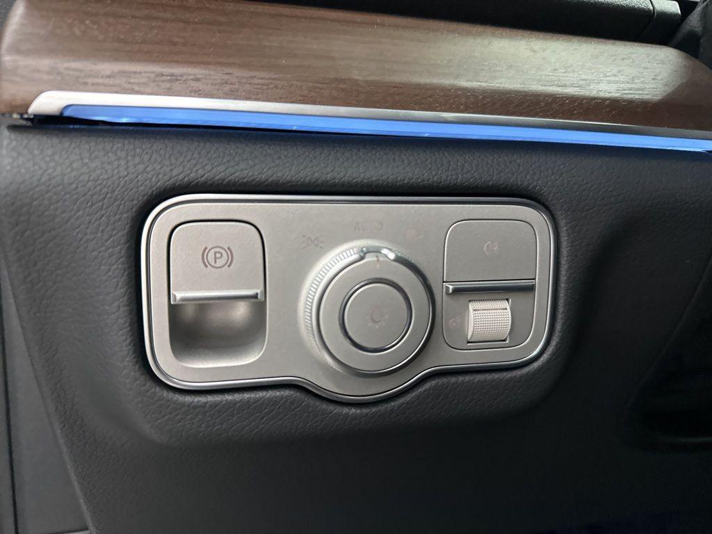 new 2026 Mercedes-Benz GLE 580 car, priced at $95,395