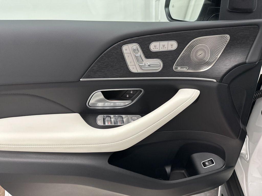 new 2026 Mercedes-Benz GLE 580 car, priced at $102,190