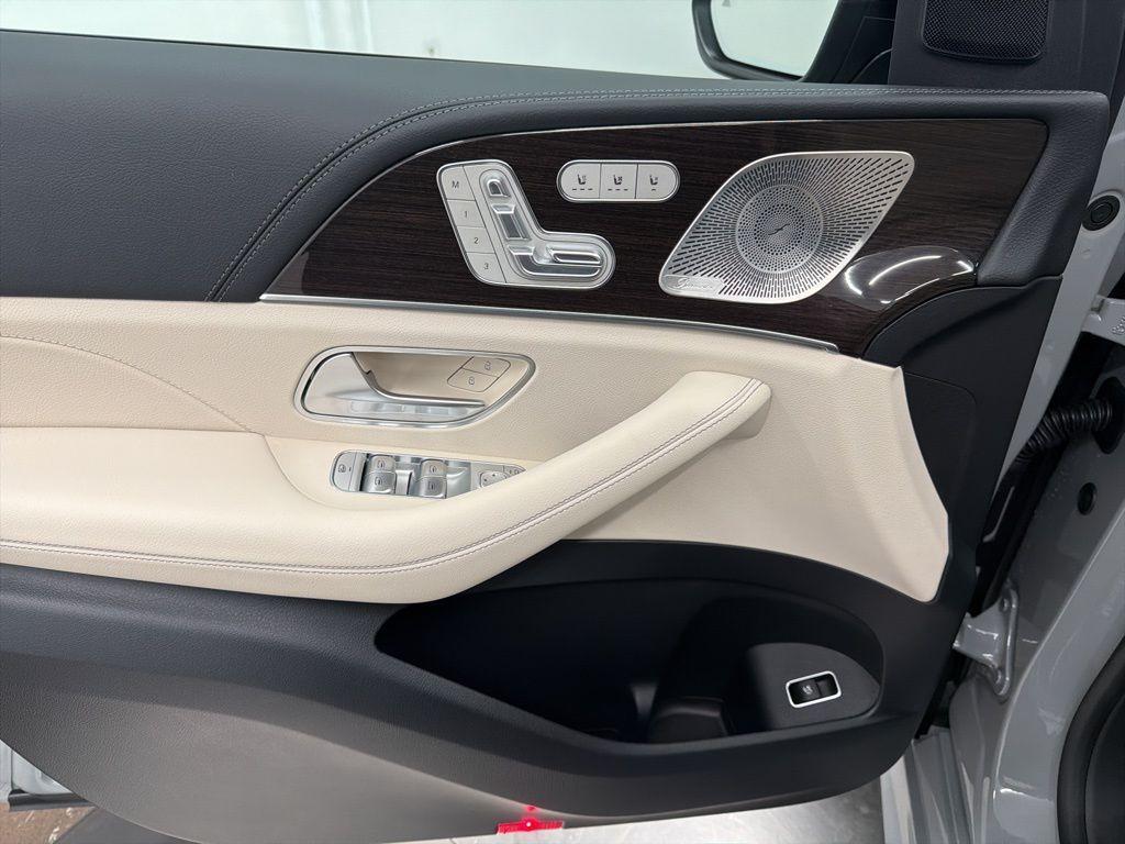 new 2026 Mercedes-Benz GLS 450 car, priced at $103,155