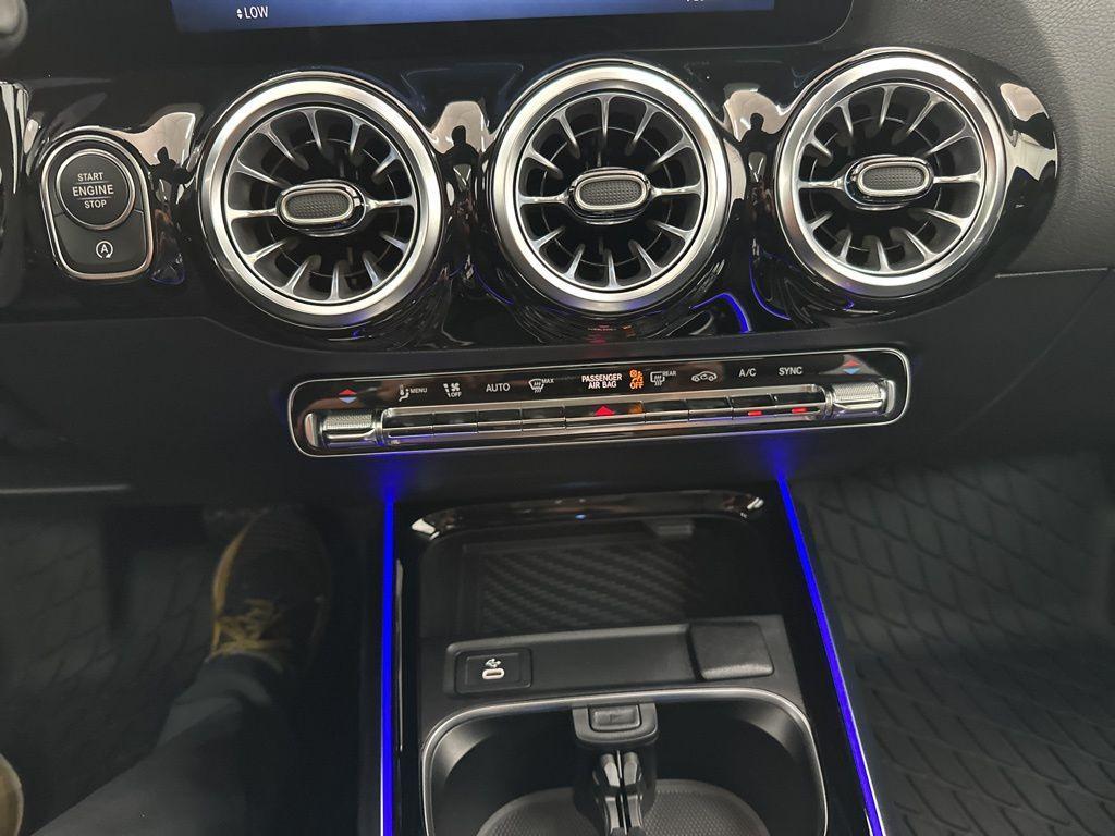 new 2025 Mercedes-Benz GLA 250 car, priced at $46,680