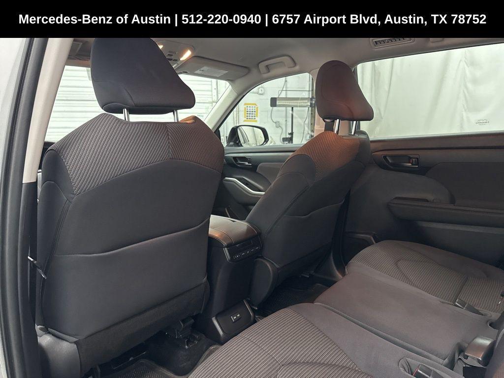 used 2023 Toyota Highlander Hybrid car, priced at $35,900