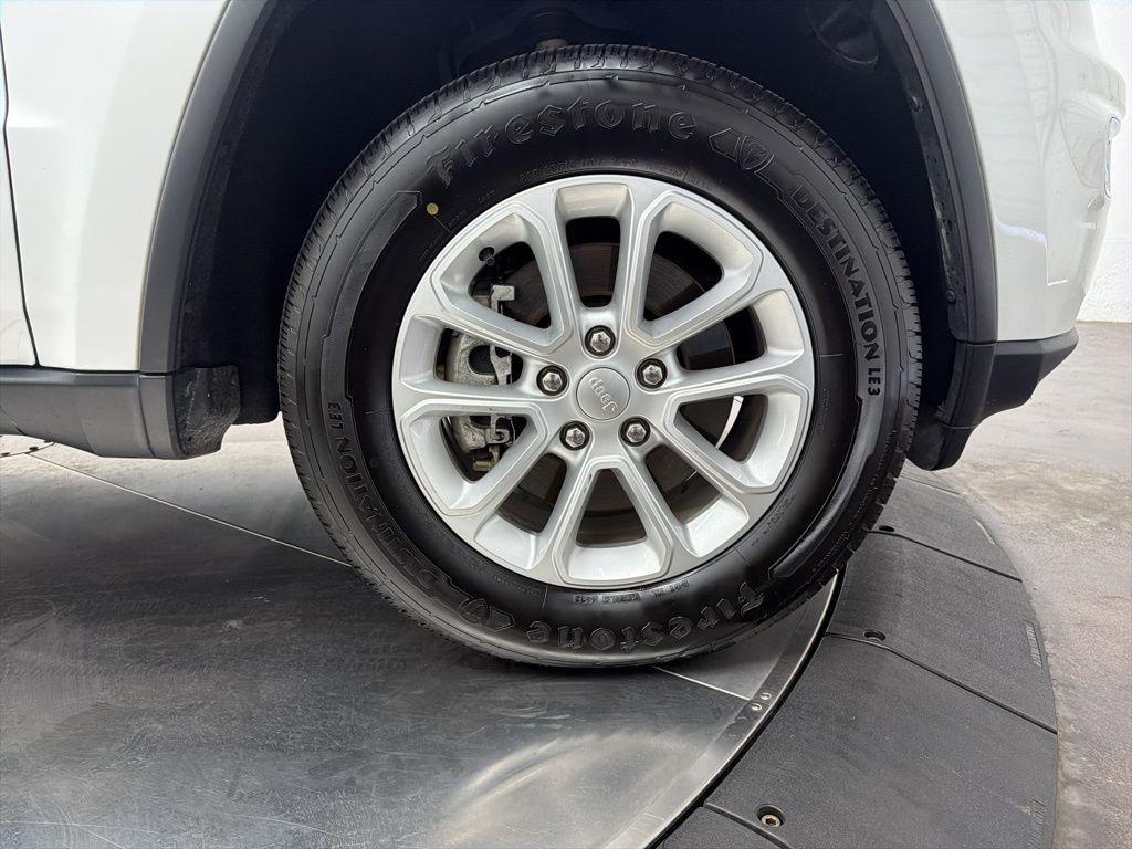 used 2021 Jeep Grand Cherokee car, priced at $14,900