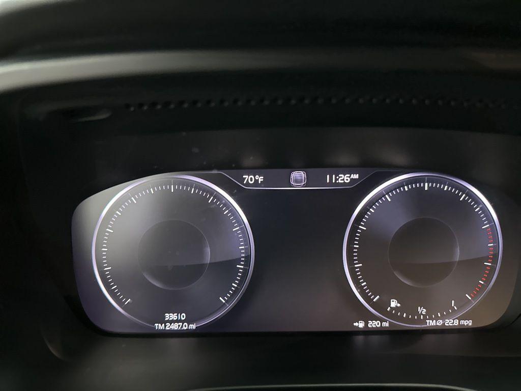 used 2022 Volvo XC40 car, priced at $25,500