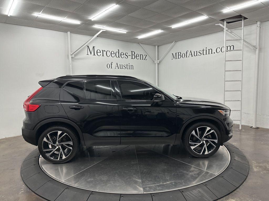 used 2022 Volvo XC40 car, priced at $25,500