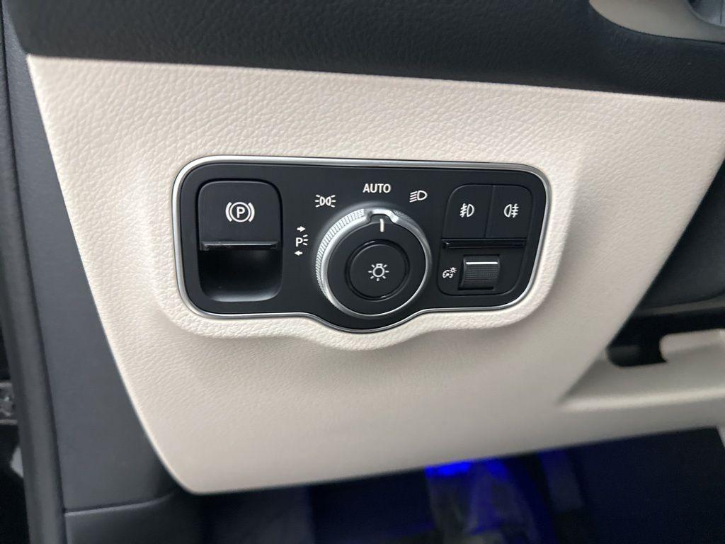 new 2026 Mercedes-Benz GLB 250 car, priced at $51,815