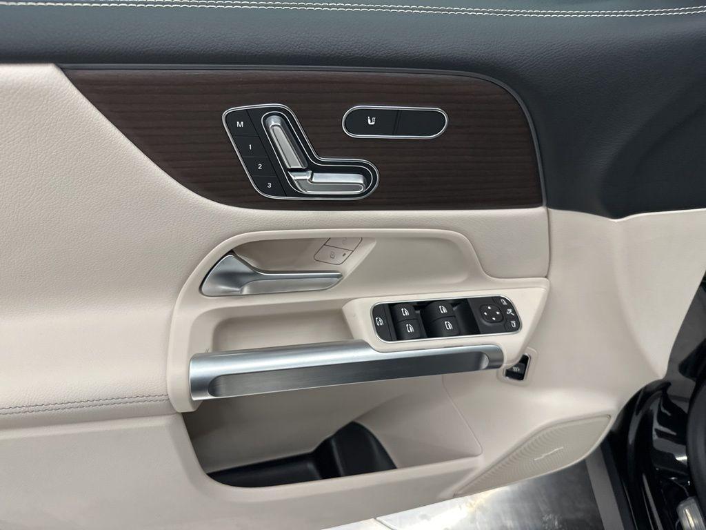 new 2026 Mercedes-Benz GLB 250 car, priced at $51,815