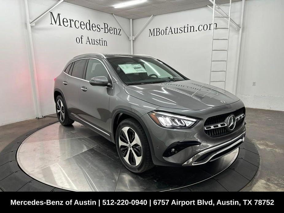 new 2025 Mercedes-Benz GLA 250 car, priced at $49,960