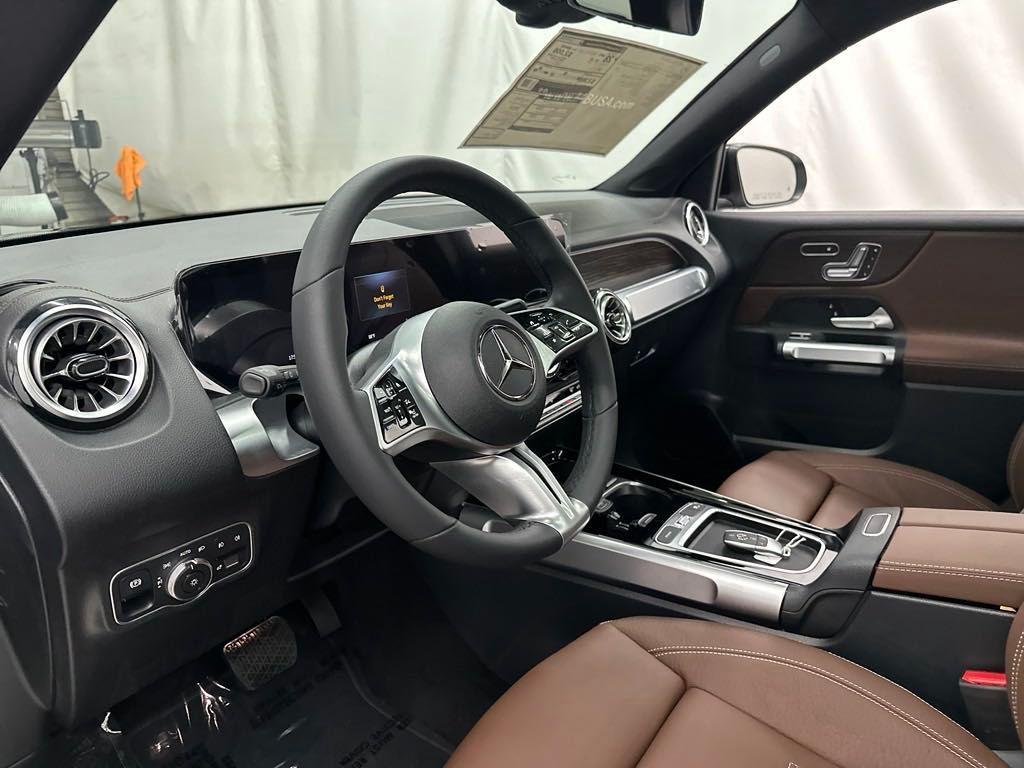 new 2025 Mercedes-Benz GLB 250 car, priced at $53,085