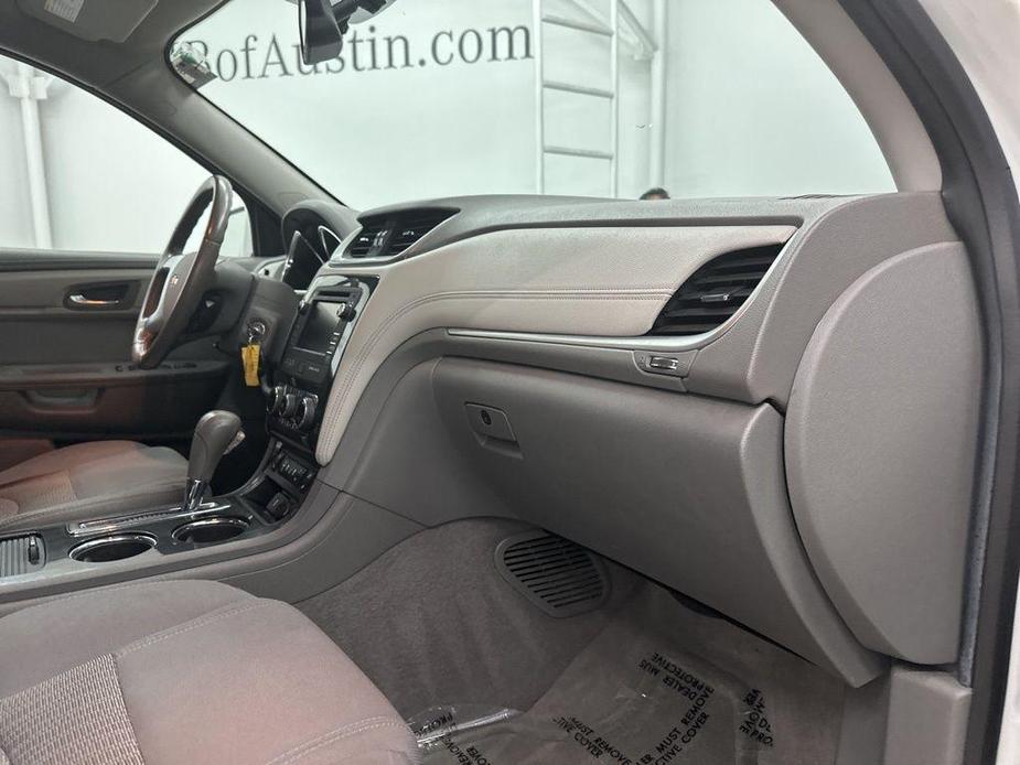 used 2015 Chevrolet Traverse car, priced at $11,500