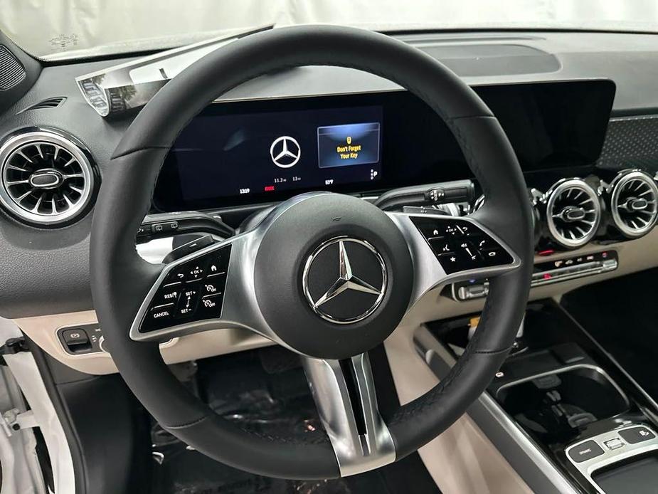 new 2025 Mercedes-Benz GLB 250 car, priced at $48,645