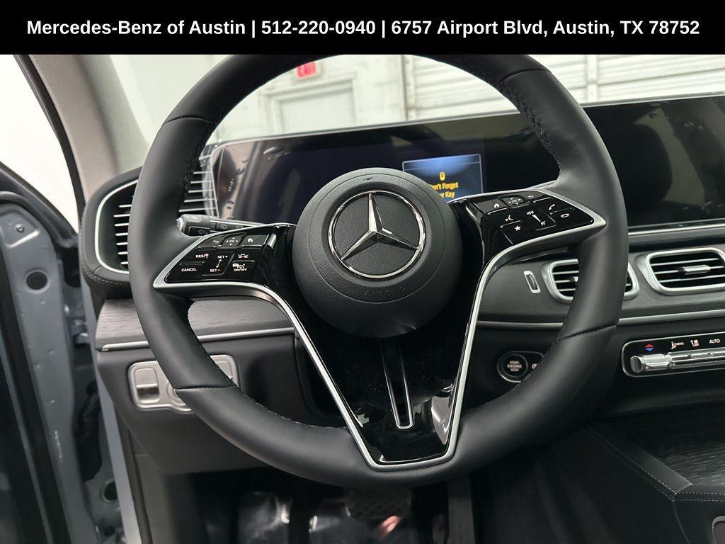 new 2025 Mercedes-Benz GLS 450 car, priced at $92,520