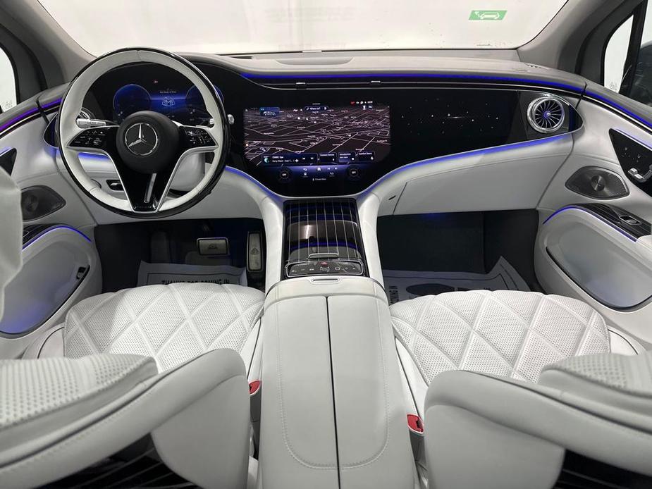 new 2024 Mercedes-Benz Maybach EQS 680 car, priced at $190,001