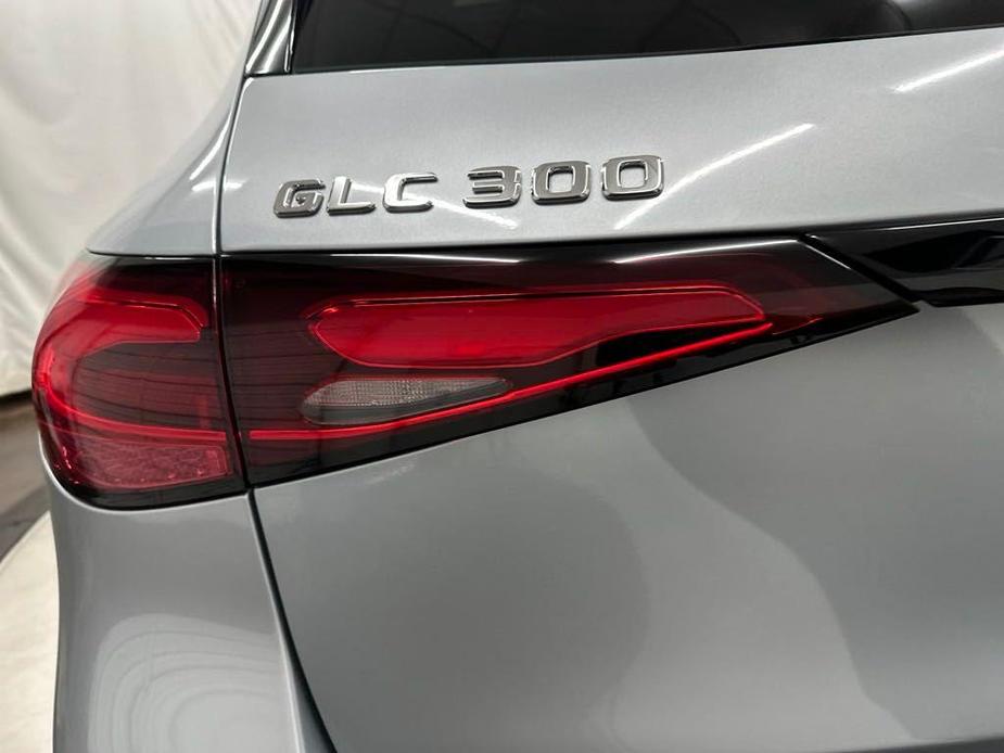 new 2025 Mercedes-Benz GLC 300 car, priced at $58,350