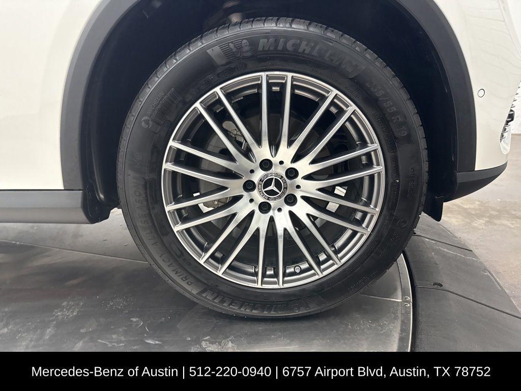 used 2025 Mercedes-Benz GLC 300 car, priced at $41,900