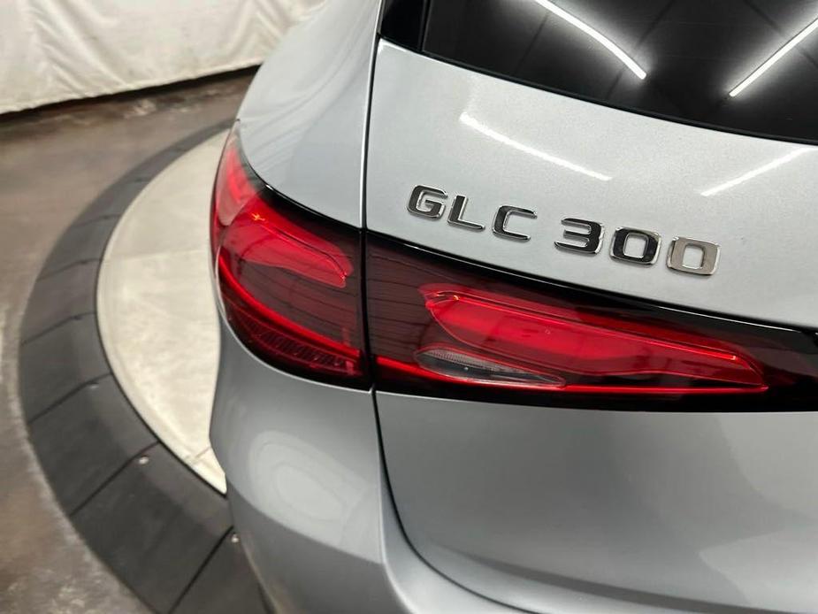 new 2025 Mercedes-Benz GLC 300 car, priced at $61,050