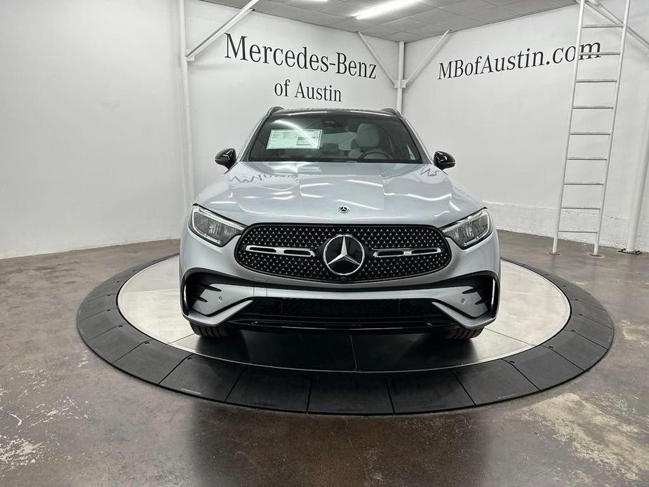 new 2025 Mercedes-Benz GLC 300 car, priced at $61,050