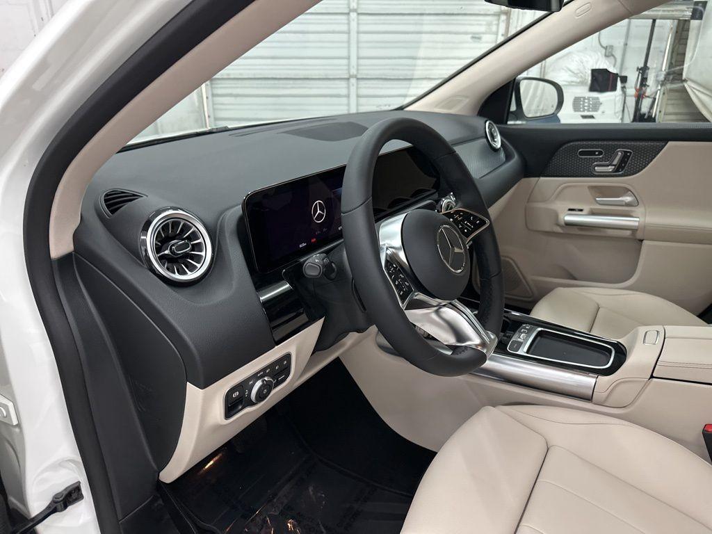 new 2025 Mercedes-Benz GLA 250 car, priced at $44,845