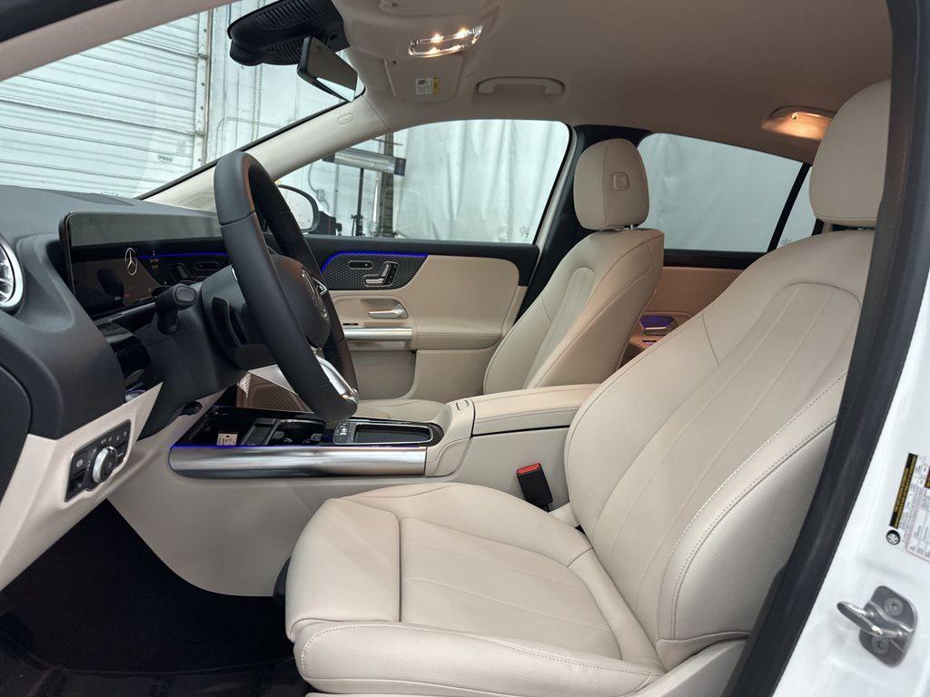 new 2025 Mercedes-Benz GLA 250 car, priced at $44,845