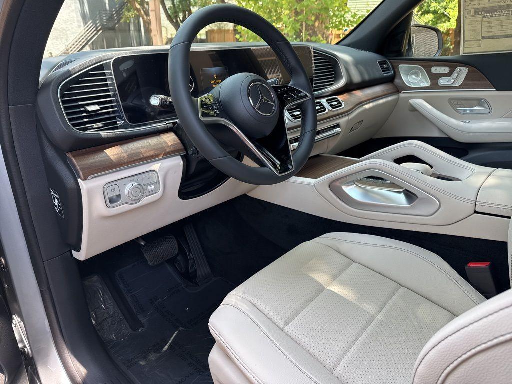 new 2025 Mercedes-Benz GLE 350 car, priced at $68,370