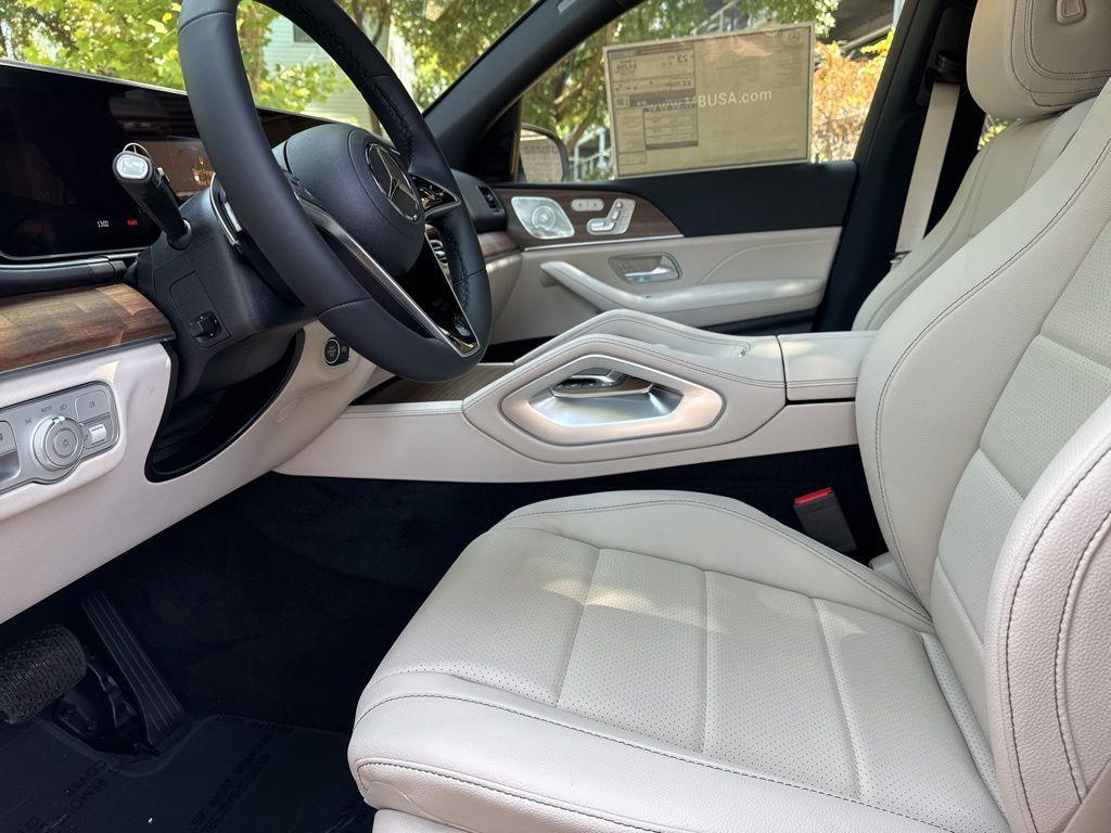 new 2025 Mercedes-Benz GLE 350 car, priced at $68,370