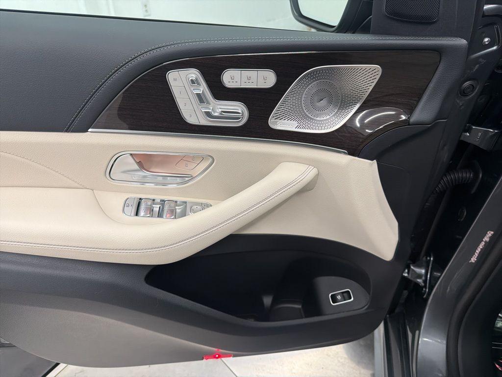 new 2026 Mercedes-Benz GLS 450 car, priced at $100,870