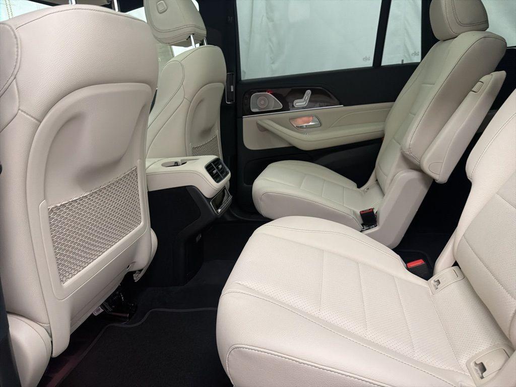 new 2026 Mercedes-Benz GLS 450 car, priced at $100,870