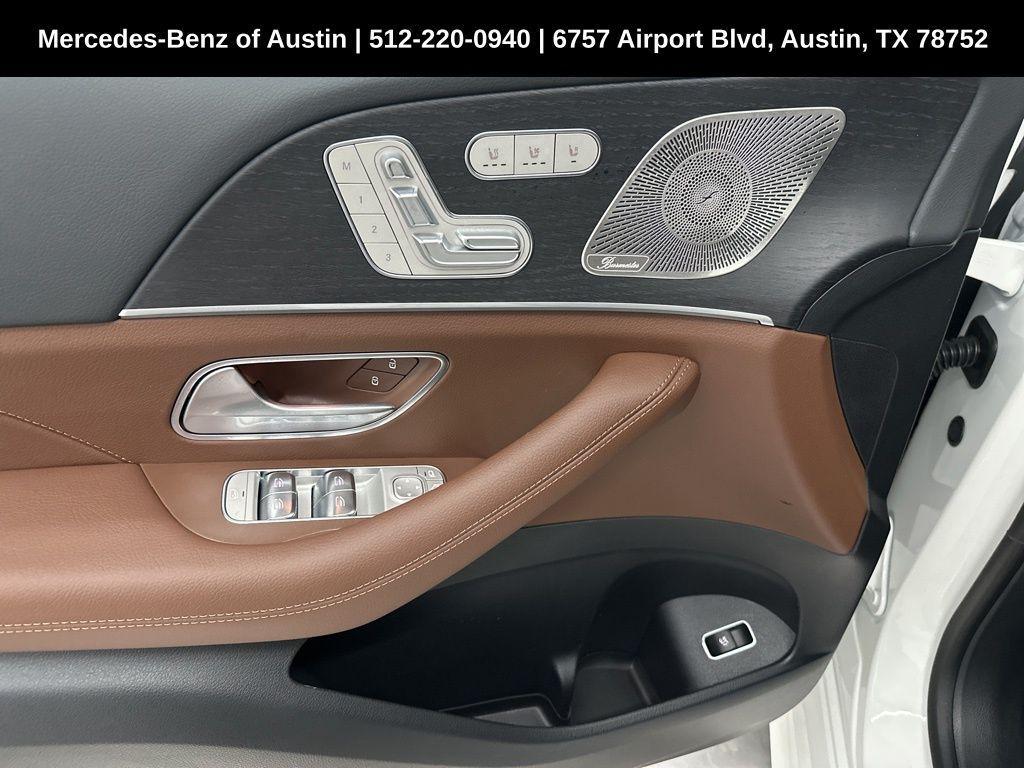 new 2025 Mercedes-Benz GLS 450 car, priced at $96,105