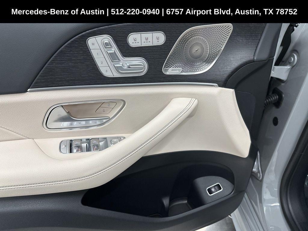 new 2025 Mercedes-Benz GLE 580 car, priced at $101,905