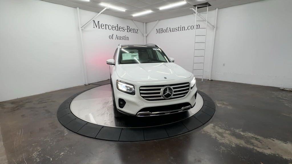 new 2025 Mercedes-Benz GLB 250 car, priced at $52,290