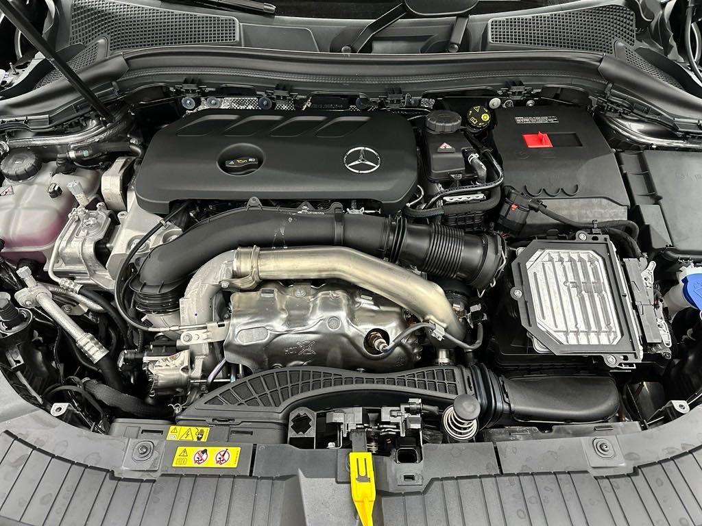 new 2025 Mercedes-Benz GLA 250 car, priced at $49,960