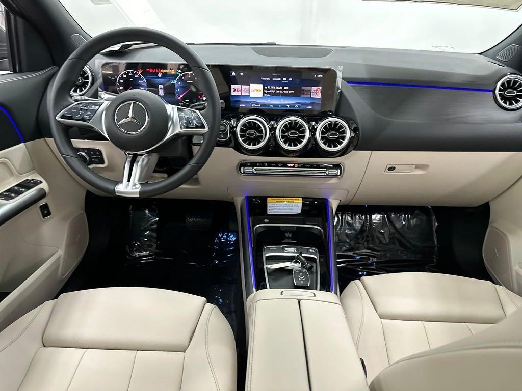 new 2025 Mercedes-Benz GLA 250 car, priced at $49,960