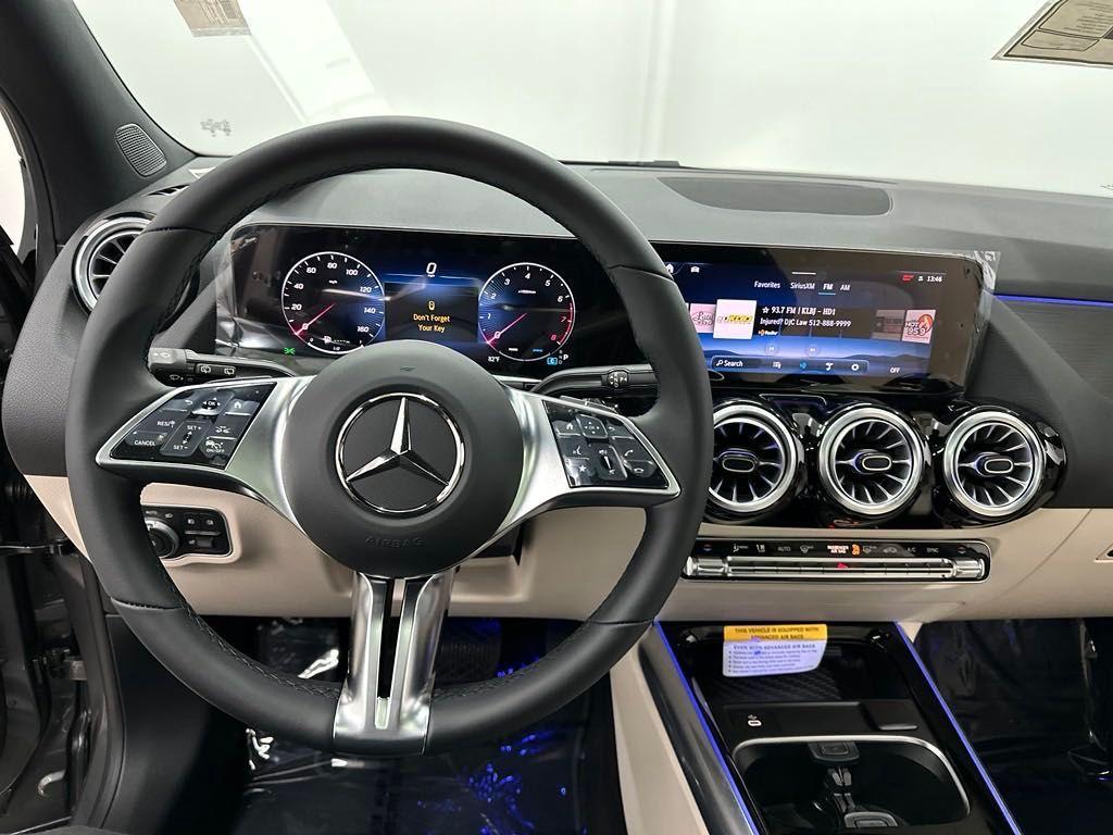 new 2025 Mercedes-Benz GLA 250 car, priced at $49,960