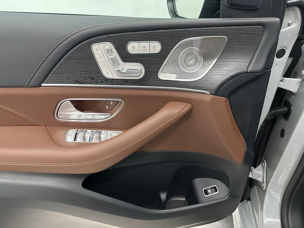 new 2026 Mercedes-Benz GLE 450 car, priced at $89,280