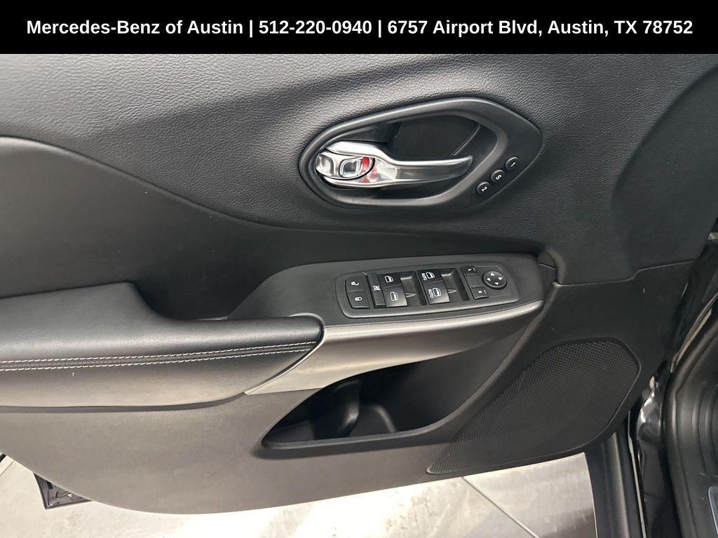 used 2019 Jeep Cherokee car, priced at $17,900
