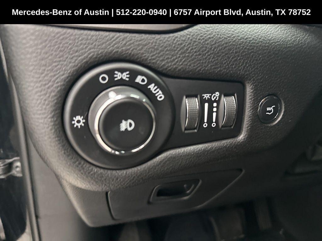 used 2019 Jeep Cherokee car, priced at $17,900