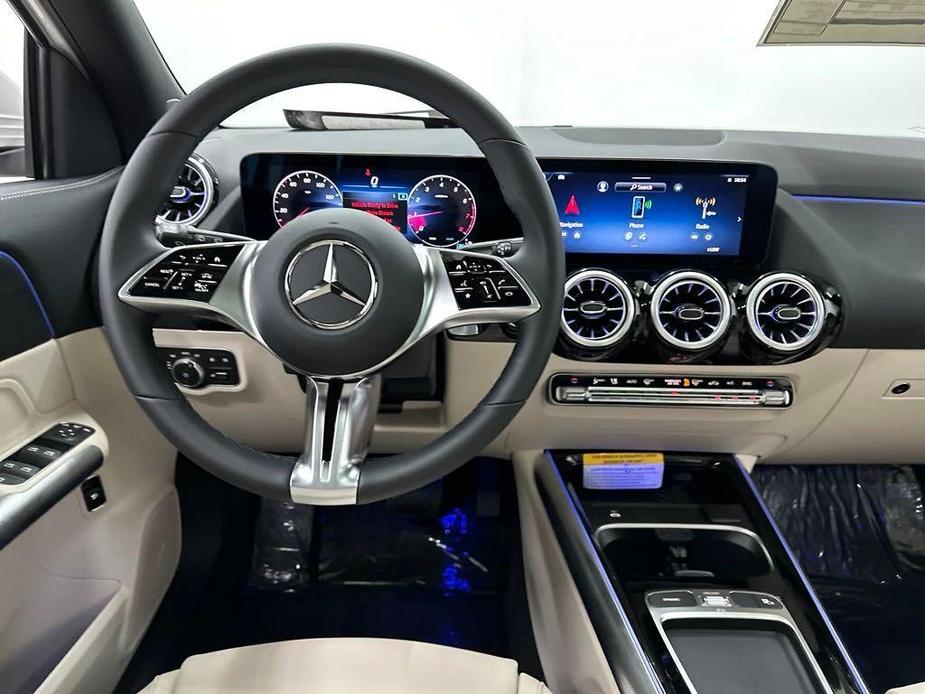 new 2025 Mercedes-Benz GLA 250 car, priced at $49,370