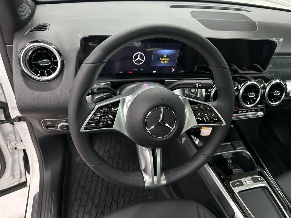 new 2025 Mercedes-Benz GLB 250 car, priced at $47,195