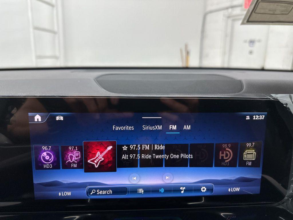 new 2025 Mercedes-Benz GLB 250 car, priced at $47,195