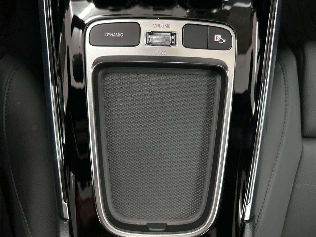 new 2025 Mercedes-Benz GLB 250 car, priced at $47,195