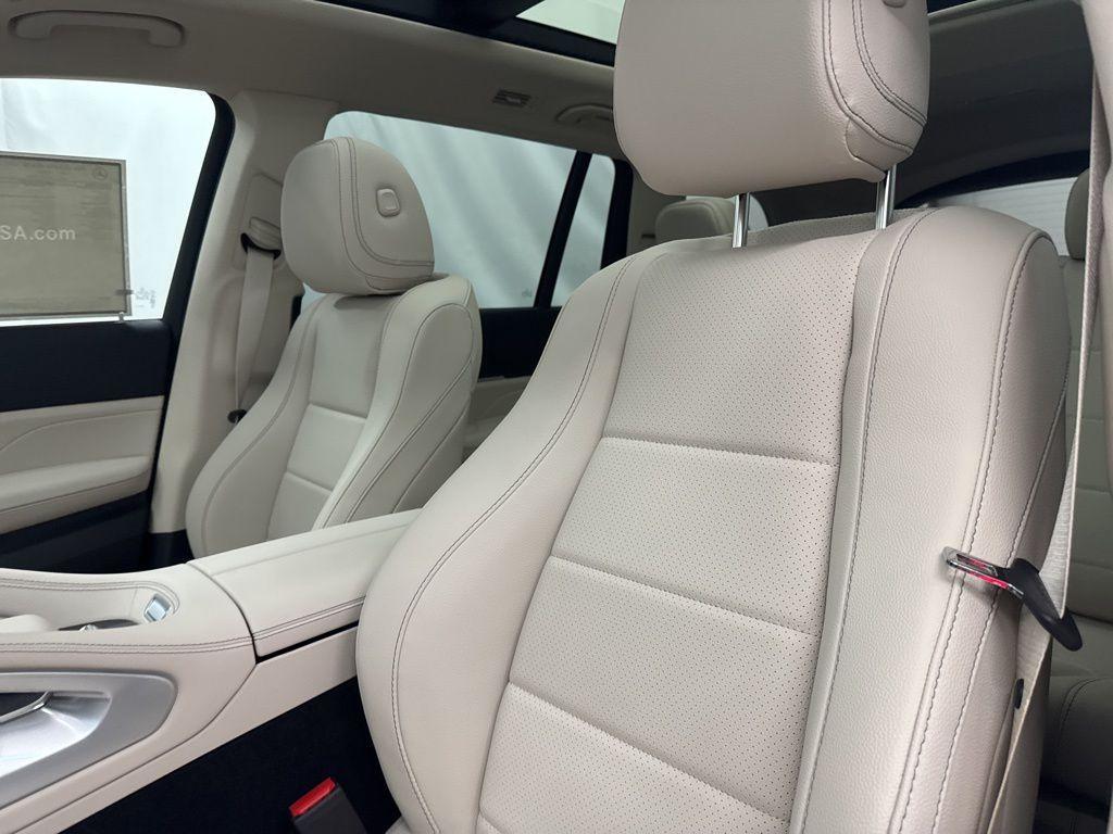 new 2026 Mercedes-Benz GLS 450 car, priced at $98,965