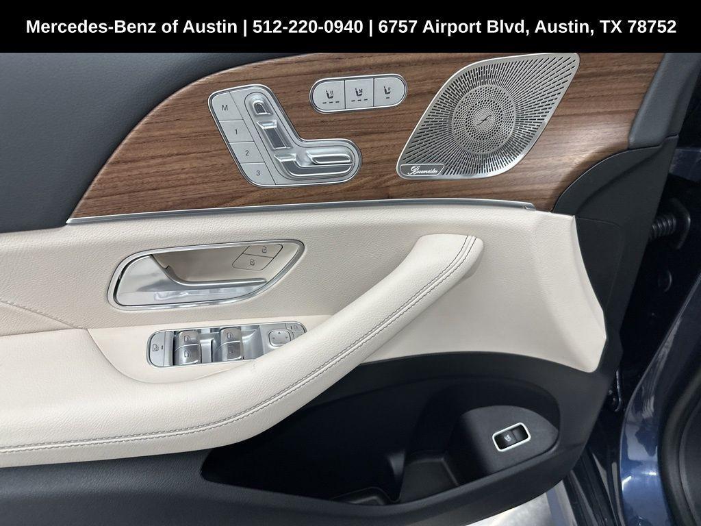 new 2025 Mercedes-Benz GLS 450 car, priced at $99,740