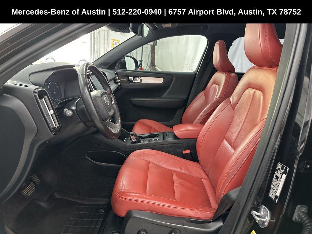 used 2019 Volvo XC40 car, priced at $17,900