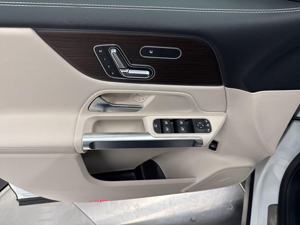 new 2026 Mercedes-Benz GLB 250 car, priced at $51,645