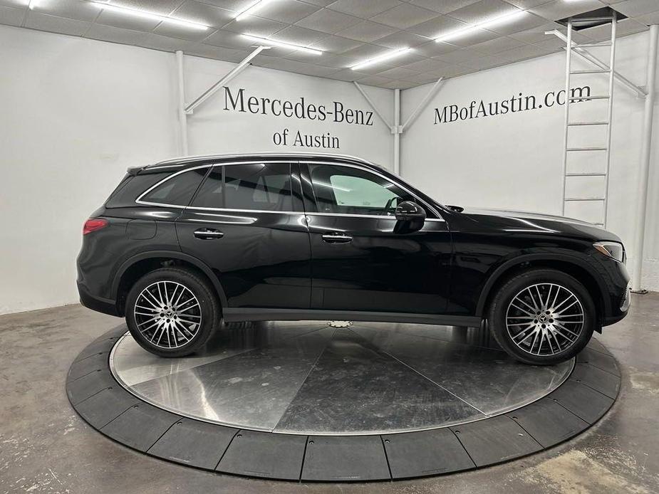 new 2025 Mercedes-Benz GLC 300 car, priced at $58,050