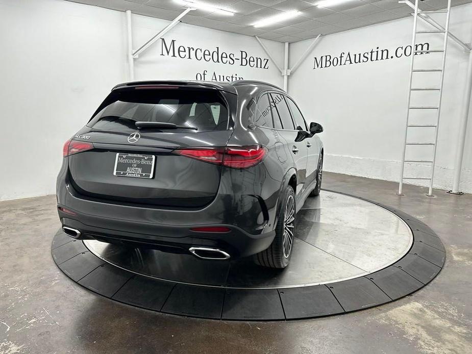 new 2025 Mercedes-Benz GLC 300 car, priced at $61,300